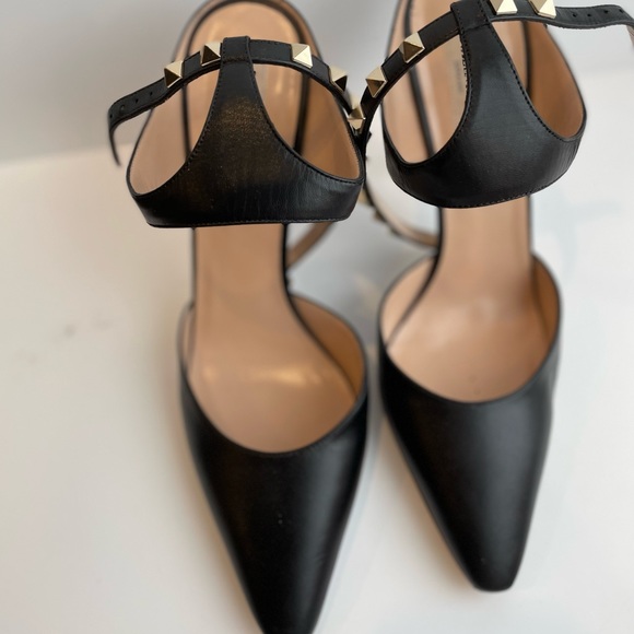 Valentino Ladies black pumps with ankle strap - Picture 2 of 4